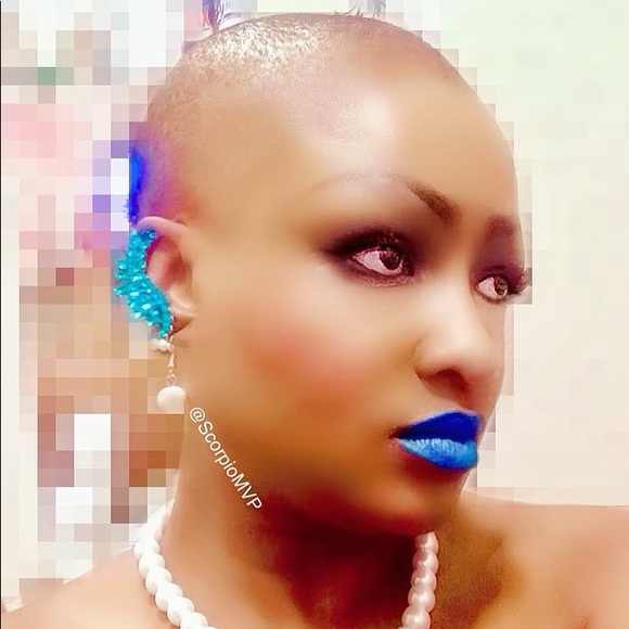 UNIQUE RHINESTONE CRYSTAL 
 CUFF EARRING !-CLEAR - Picture 3 of 4